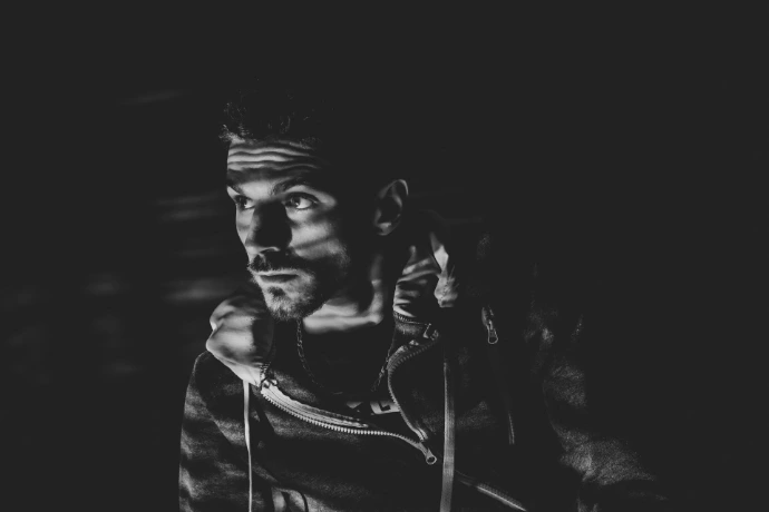 Auto portrait clair obscur