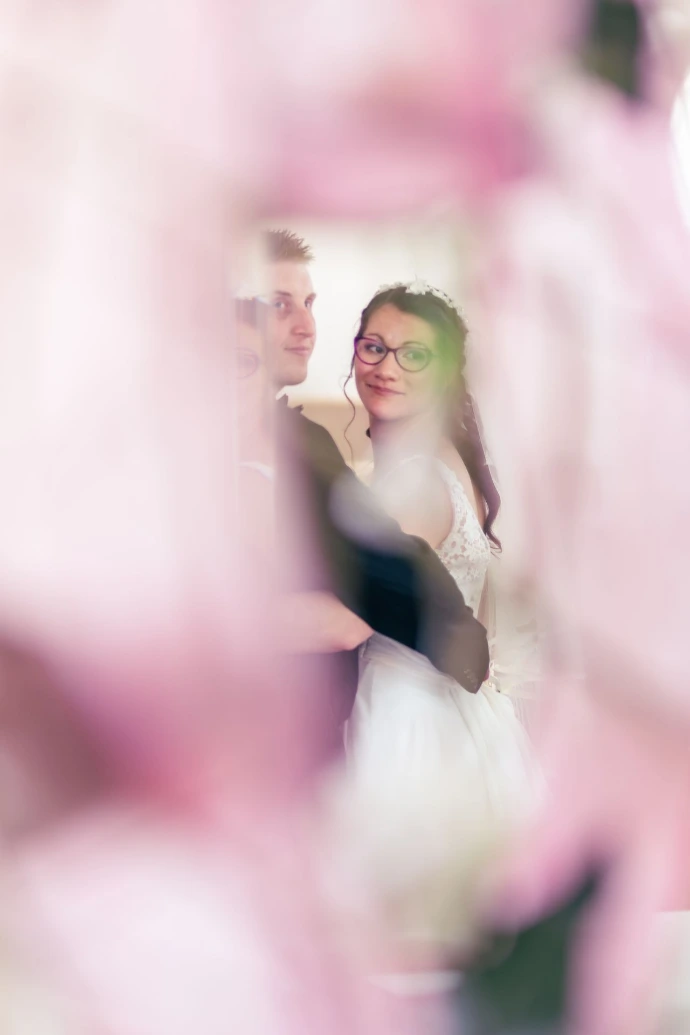 Photo de couple mariage par zoom cadre