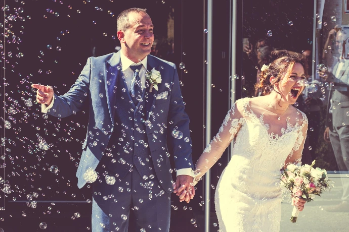 Photo de couple mariage par zoom cadre